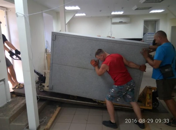 Фото  трезвые грузчики и чистые машины