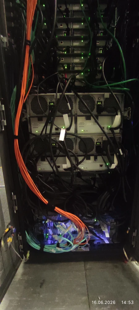Фото Схд Hitachi VSP G400 + 371 накопитель SSD/HDD/SAS