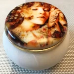 Фото №2 Шкатулка "Девушка" из натурального камня Селенит