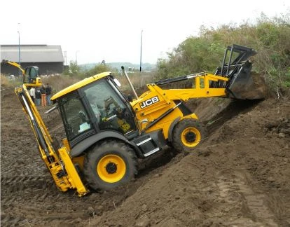 Фото Аренда, услуги экскаватор - погрузчик JcB