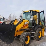 Экскаватор-погрузчик JCB с гидромолотом