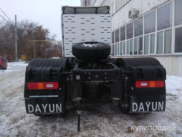 Фото Газовый тягач DAYUN CGC4250, CNG, 6х4, ретардер, пневма, Euro V