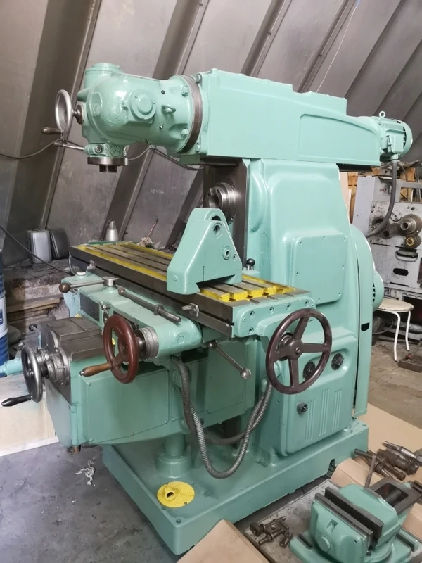 Фото СТАНОК широкоуниверсальный фрезерный  6М82Ш из НИИ с ОСНАСТКОЙ