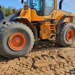 фото VOLVO L120F фронтальный погрузчик 2013 года