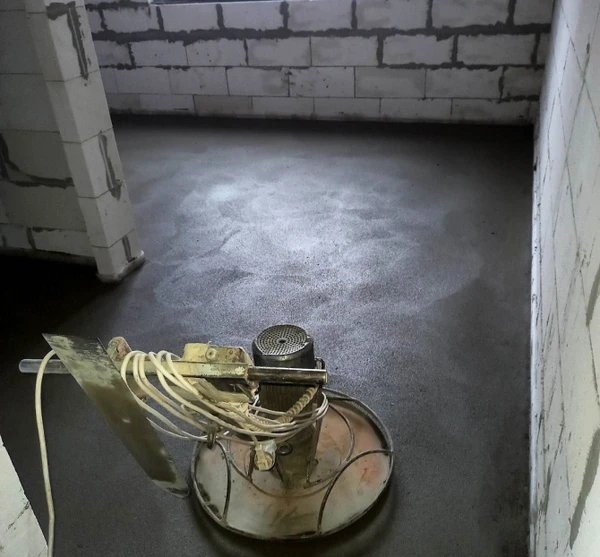 Фото Полусухая стяжка пола