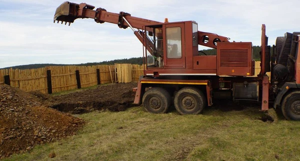 Фото Экскаватор автомобильный вездеход в Аренду. Tatra UDS 114