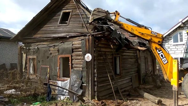 Фото Демонтаж ДОМОВ ,Гаражей, Хозяйственных построек