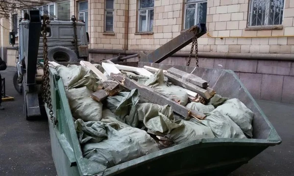 Фото Контейнер для вывоза мусора в Нижнем Новгороде 