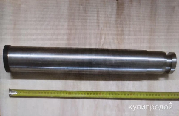 Фото Вал (ось) оборота на плуг H0102140 KUHN шпиндель