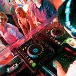 DJ Диджей - музыка на праздник в Екатеринбурге