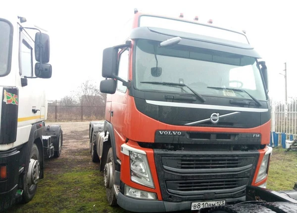 Фото Volvo FM12 6х4