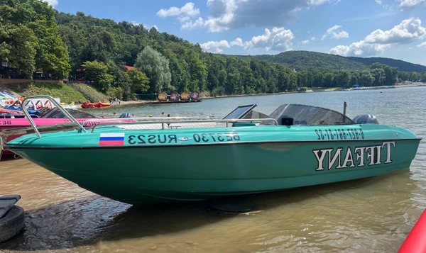 Фото ЛОдка Маскимус-750, стиль, Тиффани