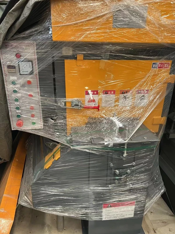 Фото Дробемет барабанного типа с ленточным транспортером Q324