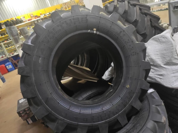 Сельхоз Шина 11,2 R20 ф-35 с камерой