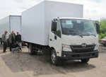 фото Hino (Хино) 300 фургон промтоварный (мебельный)