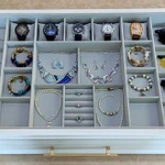 Фото №12 "Остров" в гардеробную - оборудование для хранения украшений