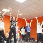 Танцы, стретчинг, йога для взрослых и детей