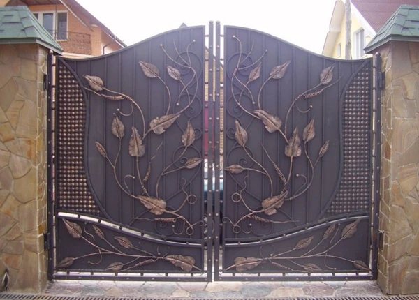 Фото Покраска ворот, калиток, заборов, навесов из металла..
