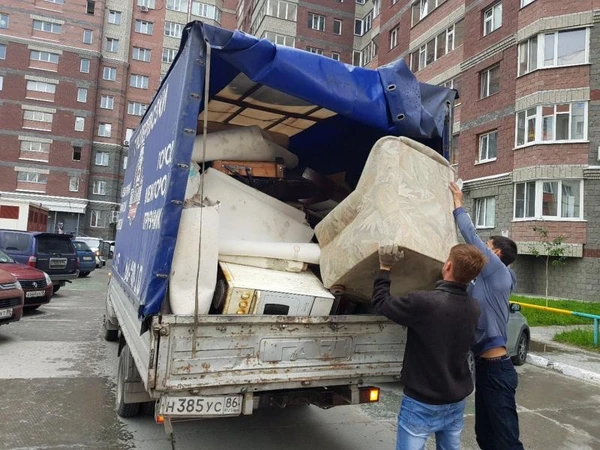 Фото Вывоз старой мебели