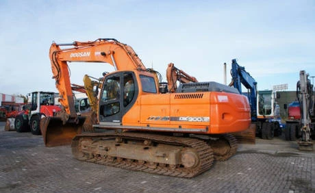 Фото Doosan DX300LC- гусеничный экскаватор