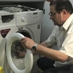 Мастер по стиральным машинам.