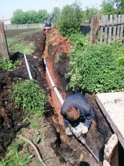 Фото Подвод канализации и водоснабжения к частным домам