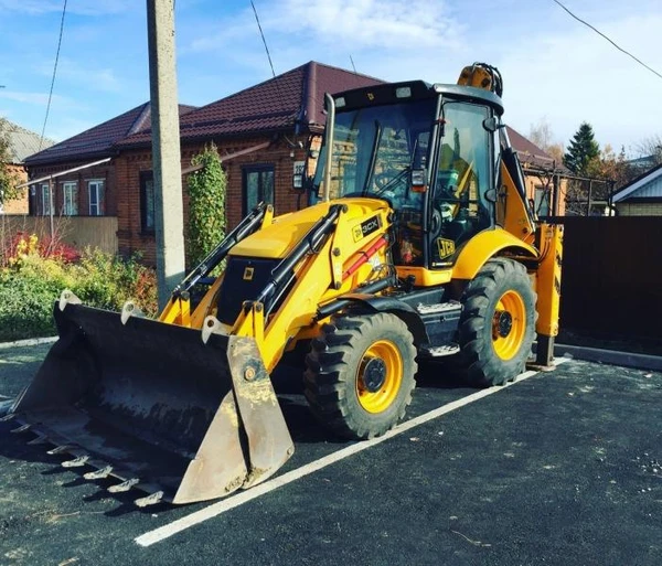 Фото Экскаватор-погрузчик JCB 3CX, гидромолот