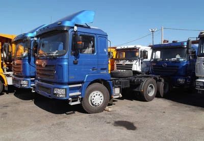 Фото Тягач Shaanxi 6x4 кабина F3000 на стоянке в г. Благовещенске