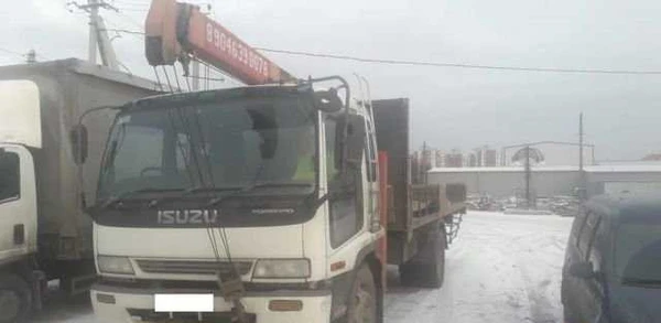 Фото Аренда манипулятора Isuzu Forward (8 т, 8 м)