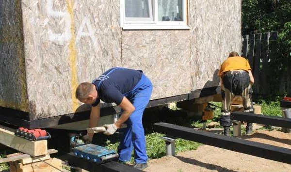 Фото Подъем, перемещение и выравнивание домов