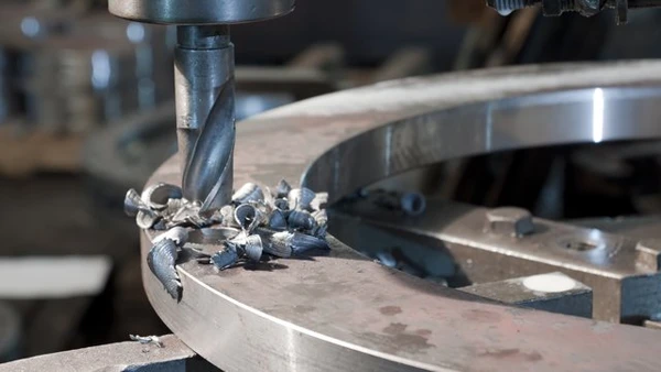 Сверление отверстий, восстановление отверстий