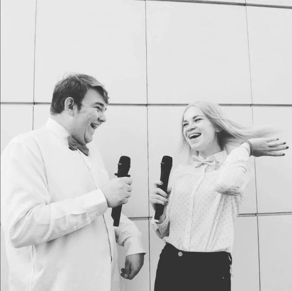 Фото Ведущий DJ Живой вокал(гитара) 