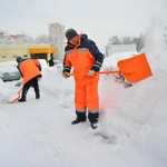 Уборка снега в ручную