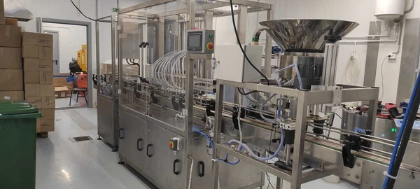 Фото Линия розлива и упаковки молока (и молочных продуктов) в ПЭТ, стекло