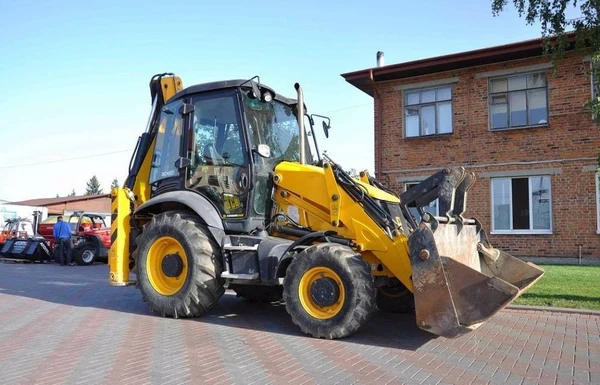 Фото Аренда экскаватора погрузчика JCB 3C в Екатеринбурге