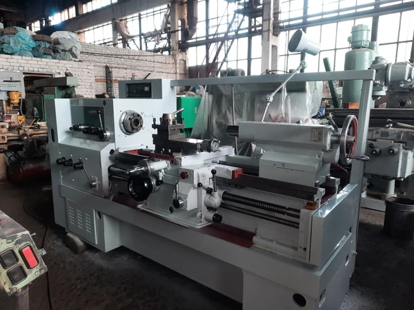 Фото Токарно-винторезный станок МК6056