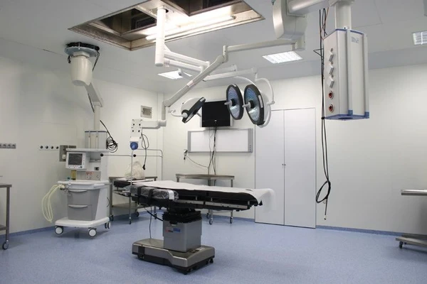 Фото Медицинские антибактериальные антивандальные влагостойкие панели HPL для отделки стен и потолков чистых помещений, оперблоков, больниц, реанимаций