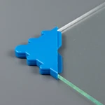 фото Пластиковые уголки для защиты стекла и зеркал