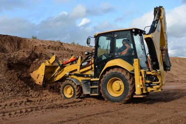 Фото Услуги Экскаватора-погрузчика Cat 428F