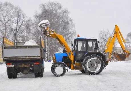 Фото Уборка территорий и вывоз снега