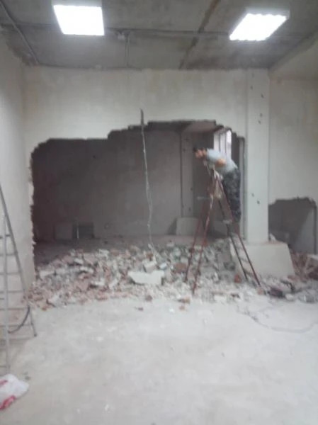 Фото Демонтаж кирпичной кладки