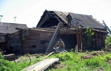 Фото Снос старых домов на даче, на участке. Уборка и вывоз