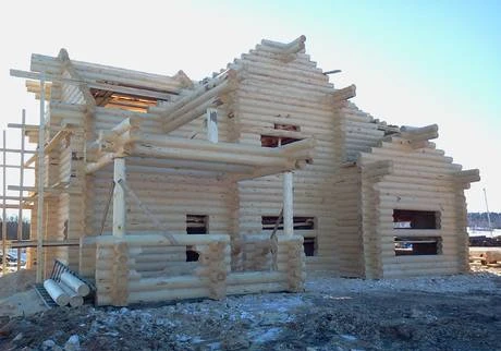 Фото Деревянные срубы домов и бань из бревна