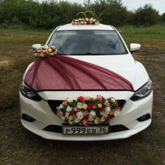 Фото Аренда свадебных украшений на автомобиль