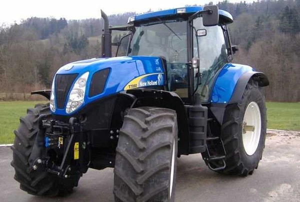 Фото Ремонт двигателя трактора New Holland ньюхолланд