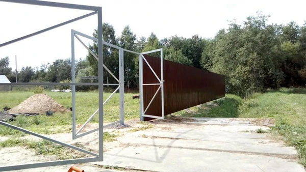 Фото Забора и ворот из профнастила рабицы штакетника