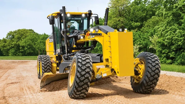 Фото Грейдер John Deere 772G — 19,5 тонны