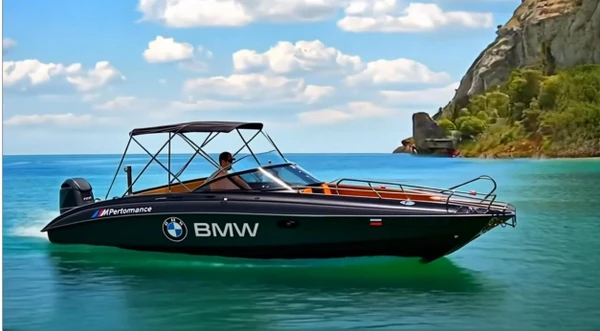 Фото Касатка-700 спорт, черная, пластиковая лодка моторная