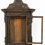 Фото №4 Старинный резной киот для иконы, украшенный колоннами. Русский Север, XIX век.