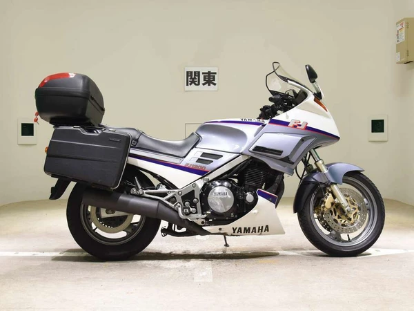 Фото Мотоцикл спорт-турист Yamaha FJ1200 рама 3CV боковые и задний кофры гв 1990